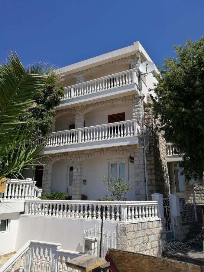 Apartmani Luksic Sutomore Eksteriør bilde